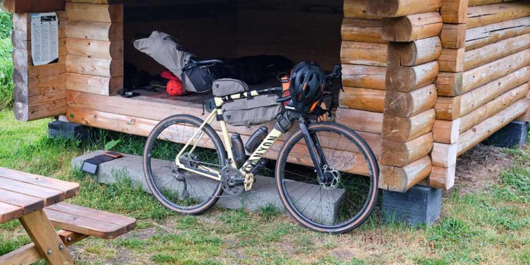 Bikepacking in Dänemark: Übernachten im Shelter